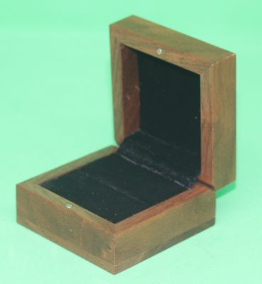 Коробочка подарочная деревянная с магнитом